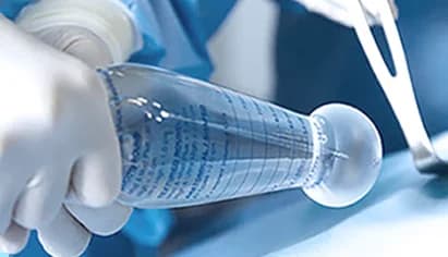 使用凯利隧道（Keller Funnel）安全植入假体